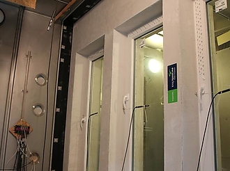 Experimentální studie tepelně-technického chování balkonových dveří v oblasti parapetu